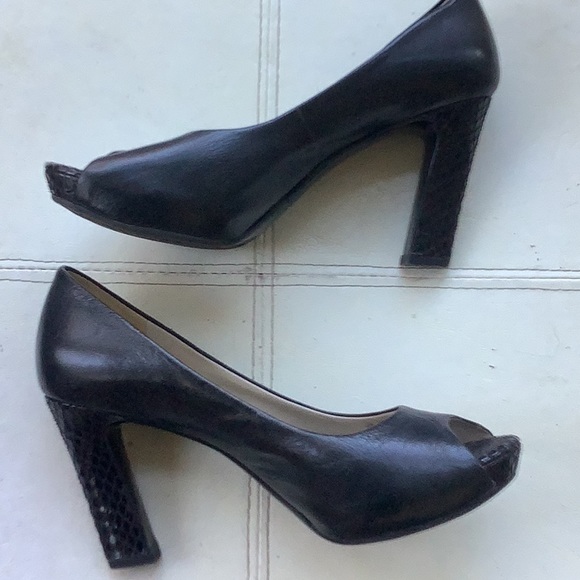 COPY - Black Naturalizer Shoes open toe - Picture 2 of 12